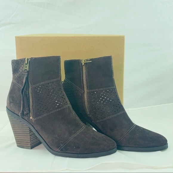 Lucky Brand Ramses Patch Perforated Bootie 10M - Picture 2 of 9